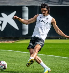 Foto : tangkap layar Instagram : @cavaniofficial21