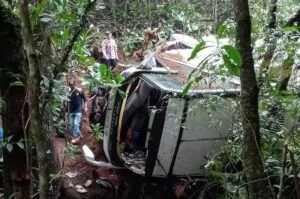 Kecelakaan maut telah terjadi di Jalan Raya Sarangan, Magetan, Jawa Timur (Jatim) Minggu (4/12/2022) Siang. 
