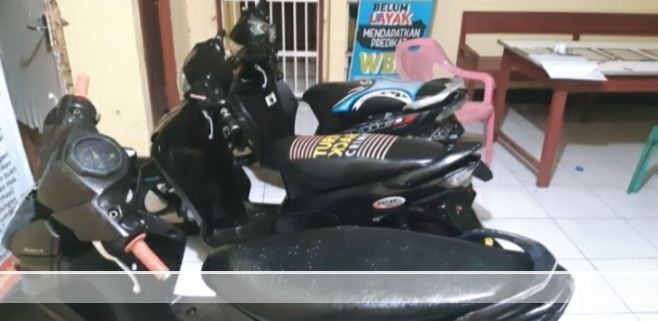 Sabung Ayam Digerebek Polisi 3 Motor Ditinggal,