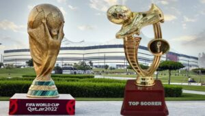 Final Piala Dunia 2022 akhir pekan ini, tak cuma soal menerka Argentina atau Prancis yang akan jadi juara. Ada 4 pemain bersaing menjadi top scorer piala dunia 2022