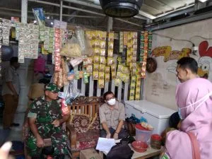 Kunjungan Aparat Setempat ke Lokasi Pemotongan Ayam milik Budi