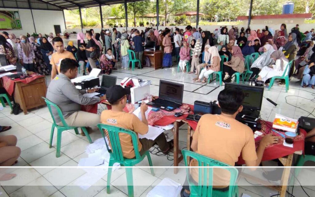 Water Boom Sumberjaya Diserbu Babinsa dan Warga Jalatrang