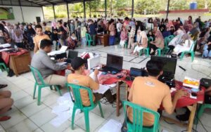 Water Boom Sumberjaya Diserbu Babinsa dan Warga Jalatrang