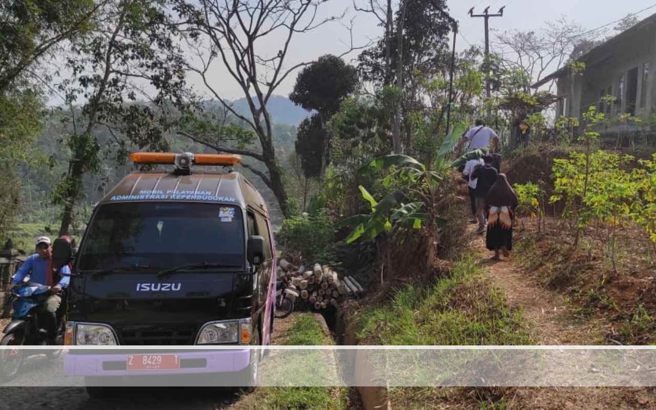 Disdukcapil Ciamis Kirim Pasukan Jemput Bola ke Desa Maparah