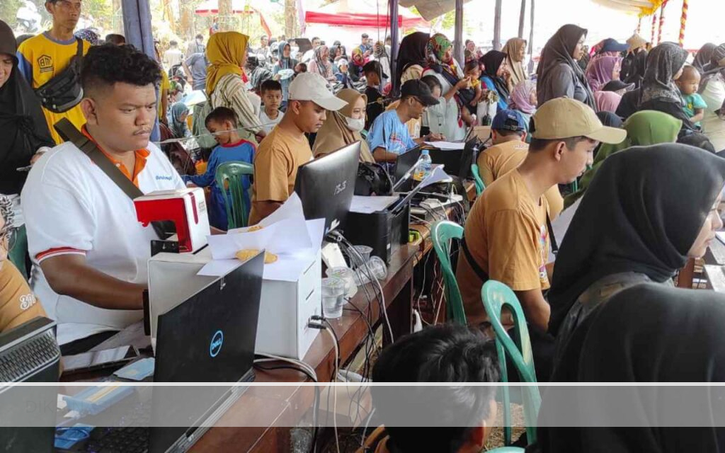 Kecamatan Baregbeg HUT ke-19, Dukcapil Ciamis Berikan Kado