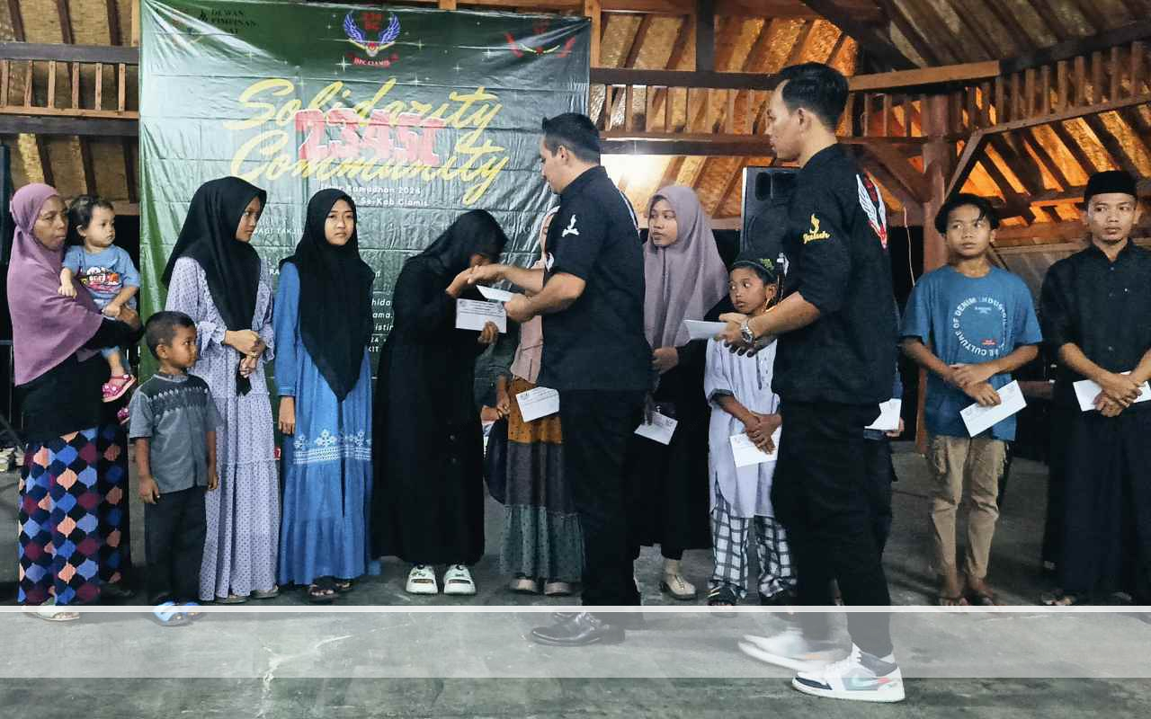 Pemberian Santunan Anak Yatim oleh 234 SC DPC Ciamis