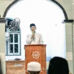 Tarawih Keliling , Bupati Ciamis Bagikan Insentif Untuk Guru Ngaji