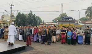 Ratusan Santri Aksi Damai di Polres Ciamis Kejar Preman Pemalak