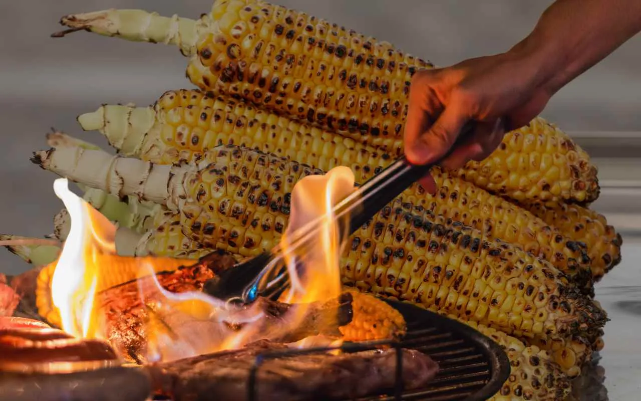 Jagung Bakar jadi Salah Satu Menu Laris Malam Pergantian Tahun