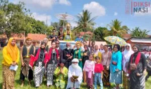 Desa Jelat Diserbu Ratusan Warga Berkostum unik di Hut RI ke-80