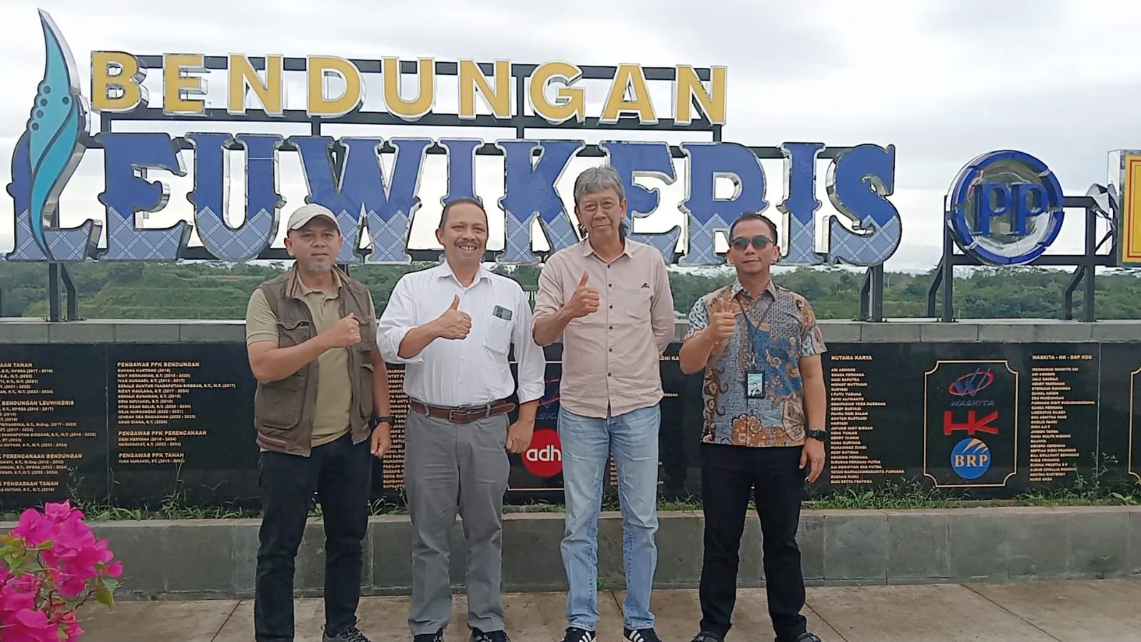 Tanam Pohon Leuwikeris, Unigal Konservasi Bukan Seremoni