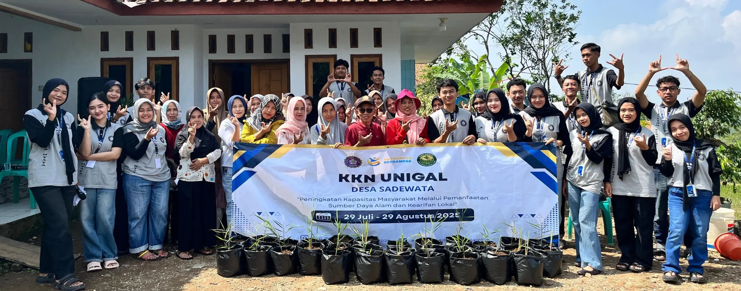 Pertanian Herbal Desa Sadewata, Inovasi KKN Unigal Ciamis